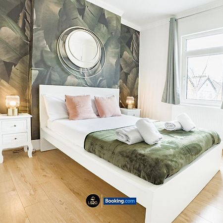 Stunning House By Ls2G Short Lets & Serviced Accommodation Greater London With Free Wifi ภายนอก รูปภาพ