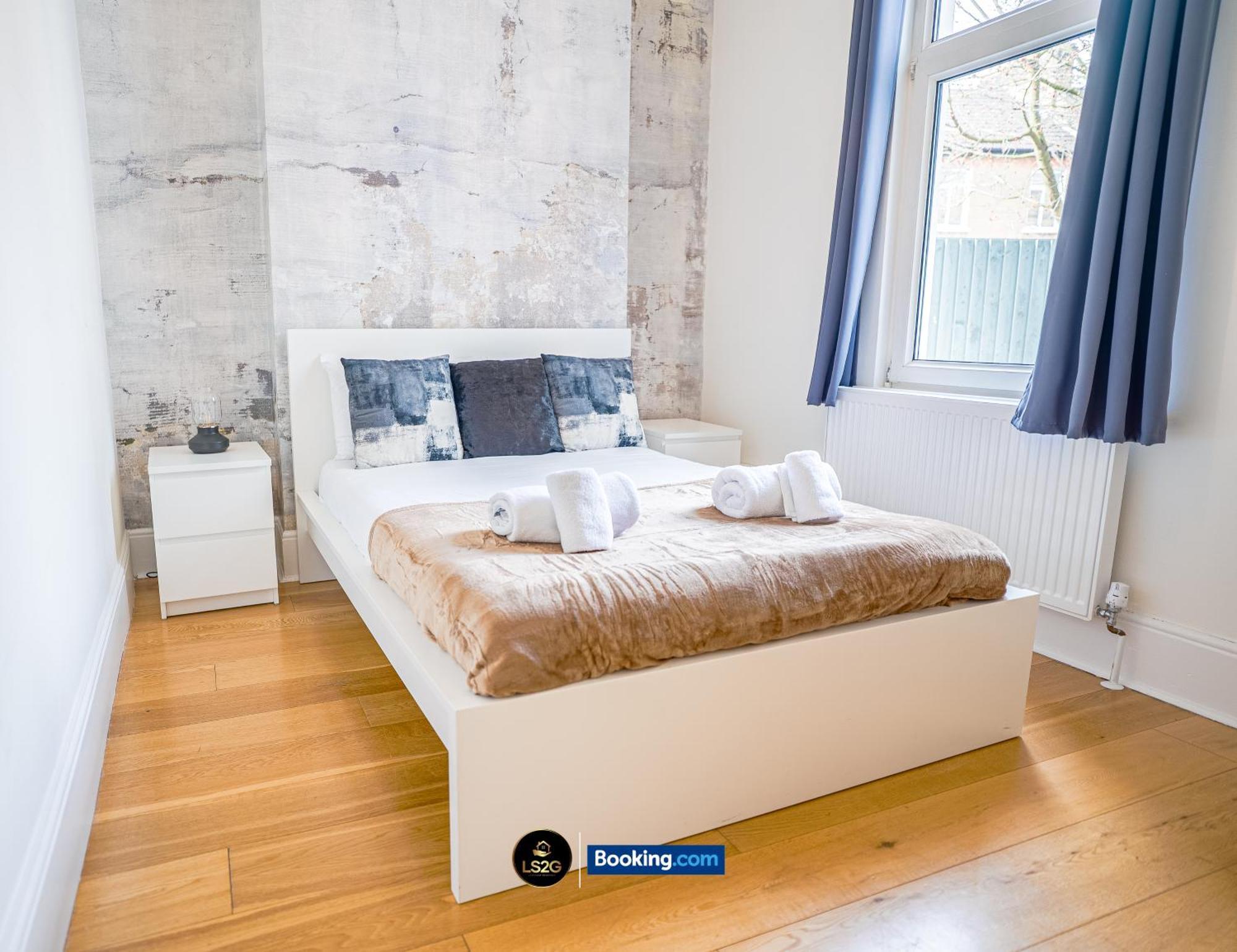 Stunning House By Ls2G Short Lets & Serviced Accommodation Greater London With Free Wifi ภายนอก รูปภาพ