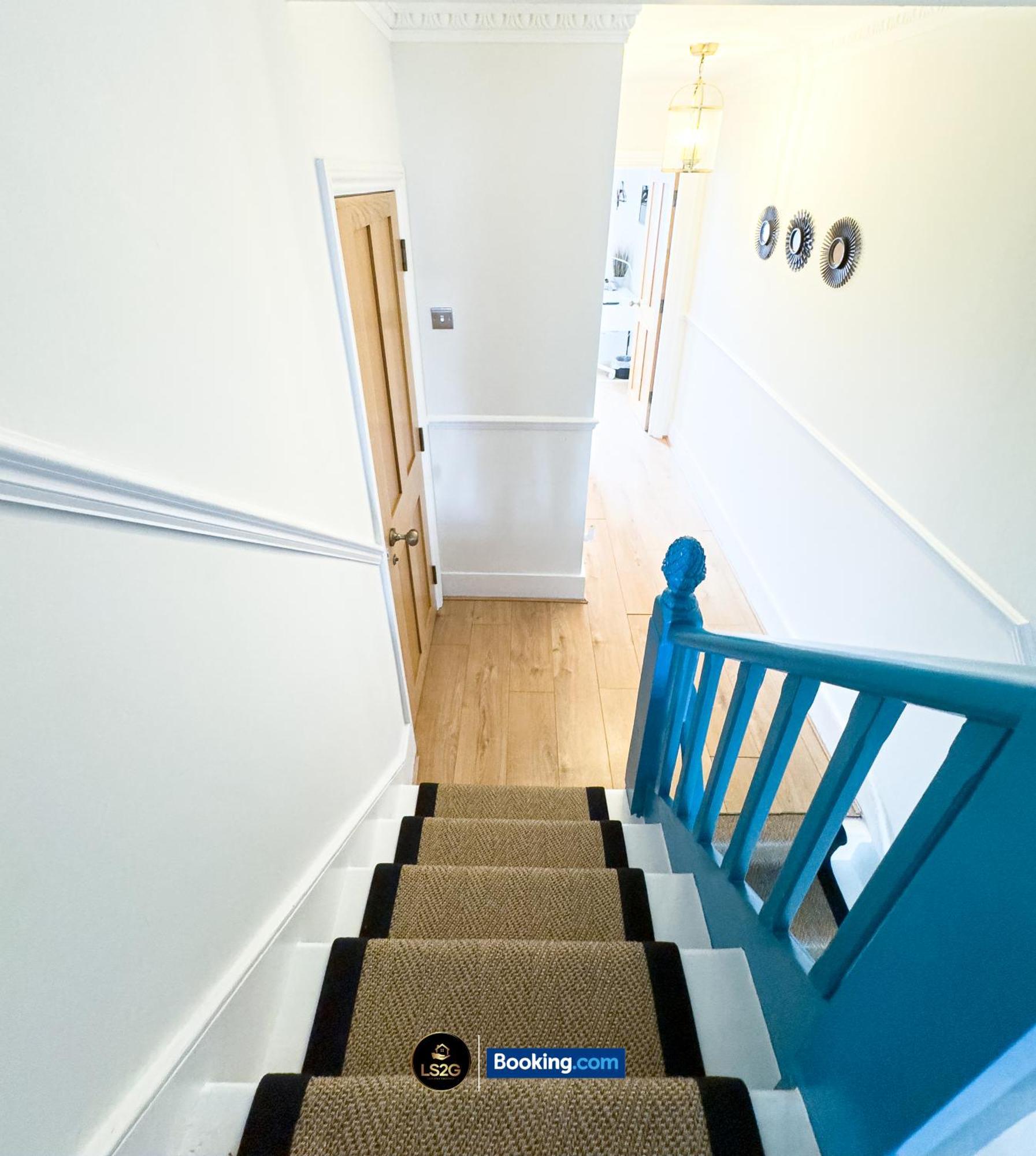 Stunning House By Ls2G Short Lets & Serviced Accommodation Greater London With Free Wifi ภายนอก รูปภาพ