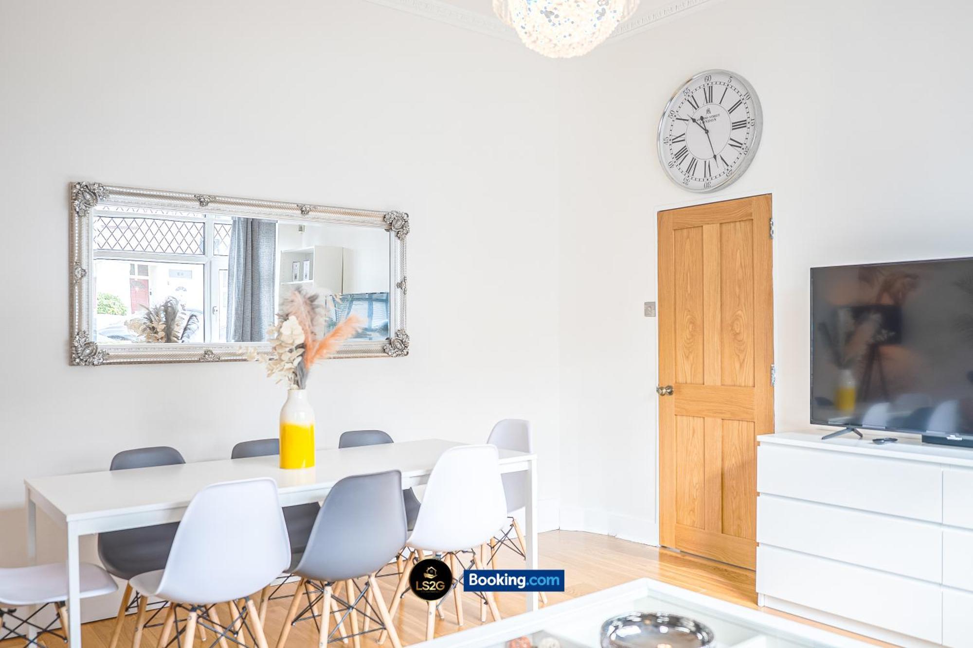 Stunning House By Ls2G Short Lets & Serviced Accommodation Greater London With Free Wifi ภายนอก รูปภาพ