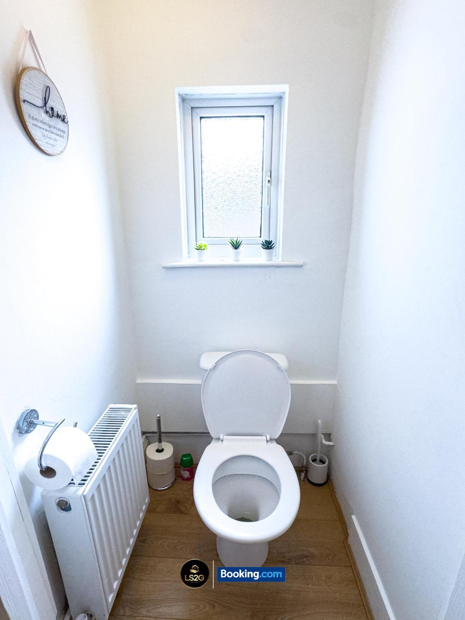 Stunning House By Ls2G Short Lets & Serviced Accommodation Greater London With Free Wifi ภายนอก รูปภาพ
