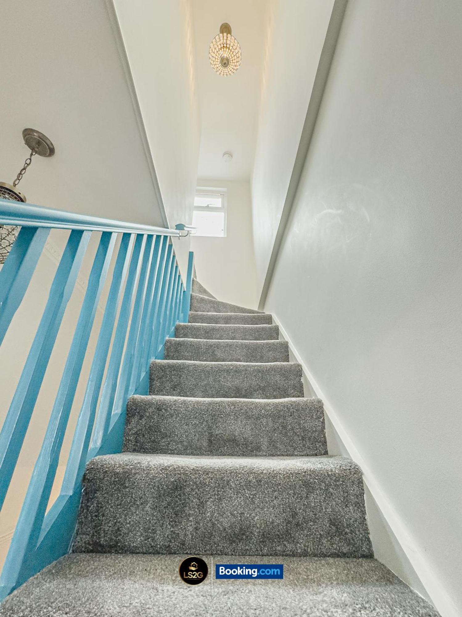 Stunning House By Ls2G Short Lets & Serviced Accommodation Greater London With Free Wifi ภายนอก รูปภาพ
