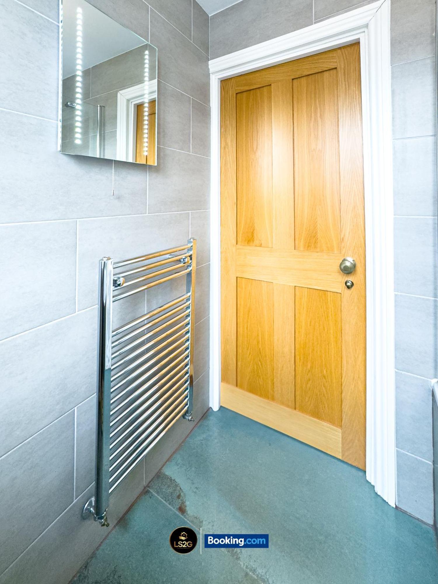 Stunning House By Ls2G Short Lets & Serviced Accommodation Greater London With Free Wifi ภายนอก รูปภาพ