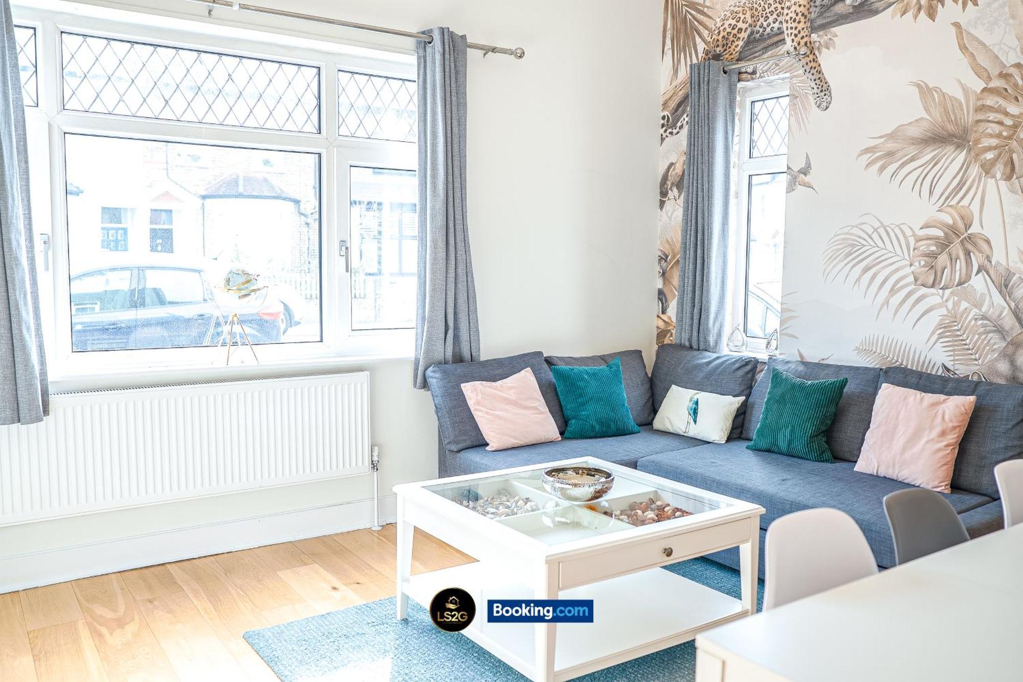 Stunning House By Ls2G Short Lets & Serviced Accommodation Greater London With Free Wifi ภายนอก รูปภาพ